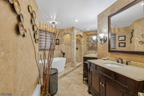 2 Lisa Lane East Hanover NJ 07936