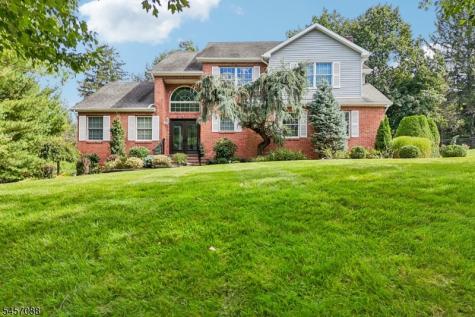 2 Lisa Lane East Hanover NJ 07936