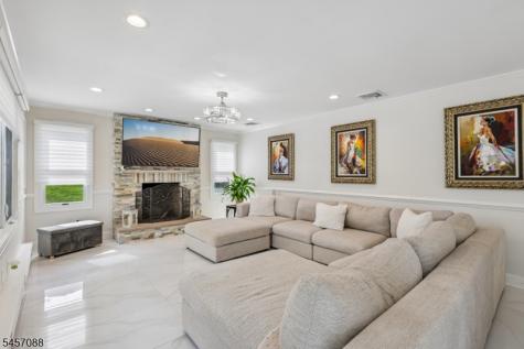 2 Lisa Lane East Hanover NJ 07936
