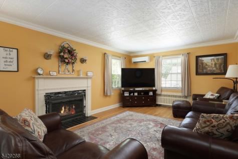 303 E Webster Avenue Roselle Park NJ 07204