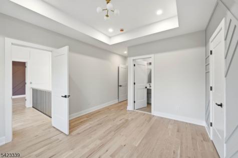11 Elmwood Court Livingston NJ 07039
