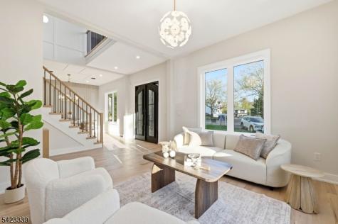 11 Elmwood Court Livingston NJ 07039