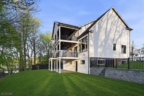 11 Elmwood Court Livingston NJ 07039