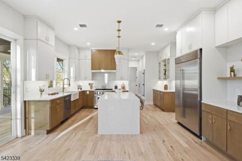 11 Elmwood Court Livingston NJ 07039
