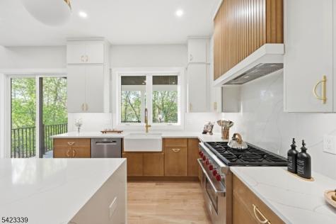 11 Elmwood Court Livingston NJ 07039