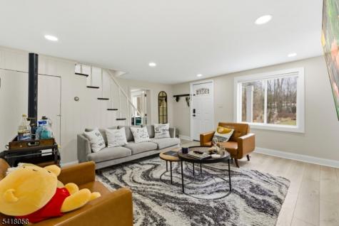 28 Wagners Lane Warren NJ 07059