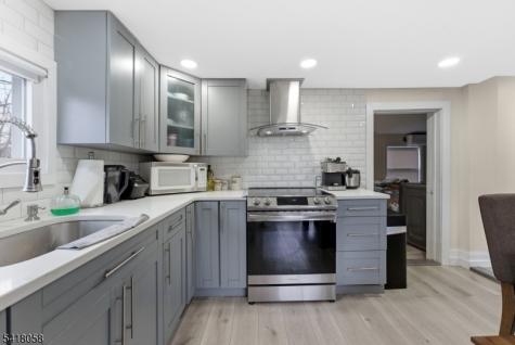 28 Wagners Lane Warren NJ 07059