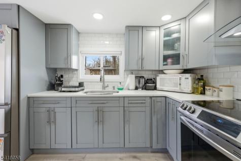 28 Wagners Lane Warren NJ 07059