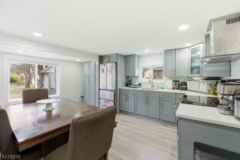 28 Wagners Lane Warren NJ 07059