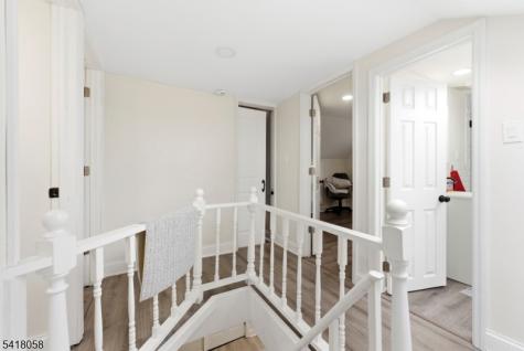 28 Wagners Lane Warren NJ 07059
