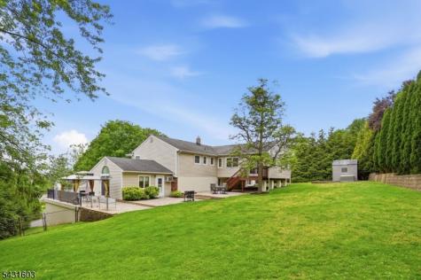 17 Kiowa Oakland NJ 07436