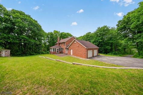 136 Henderson Road West Milford NJ 07460
