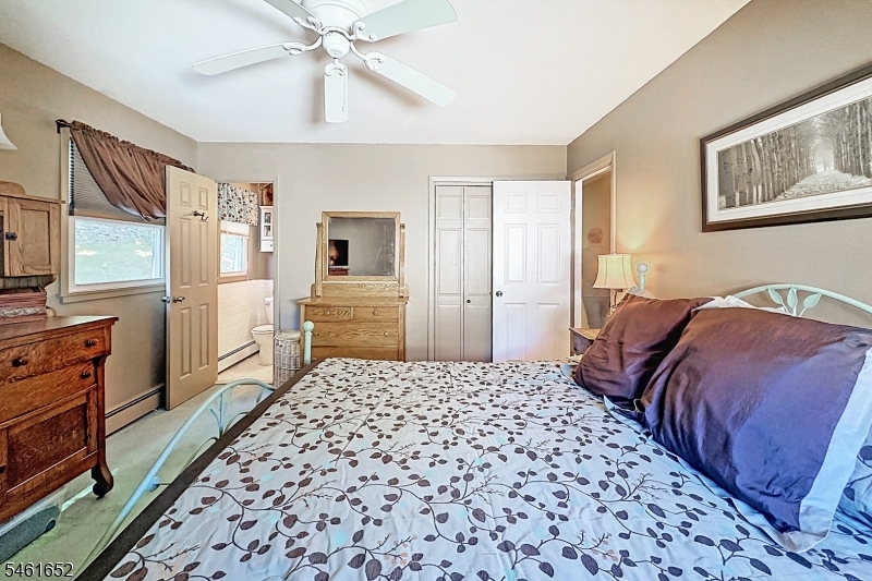 9 Barton Lane Hopatcong NJ 07843