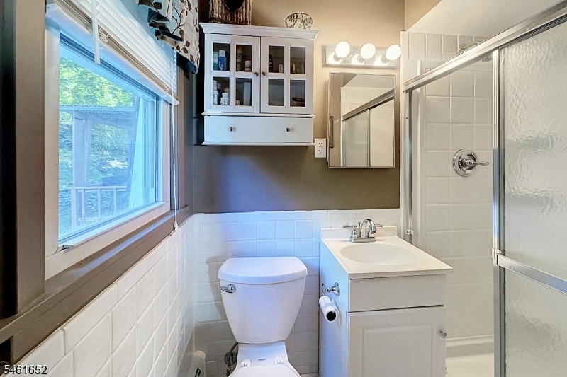 9 Barton Lane Hopatcong NJ 07843
