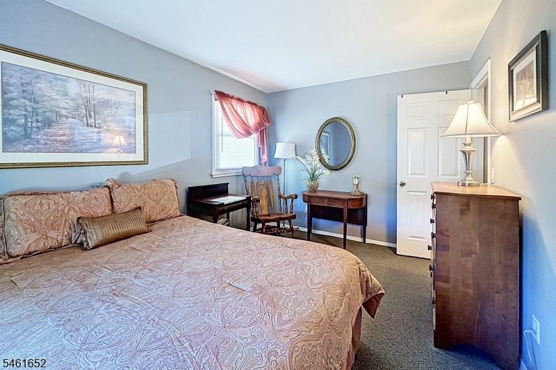 9 Barton Lane Hopatcong NJ 07843