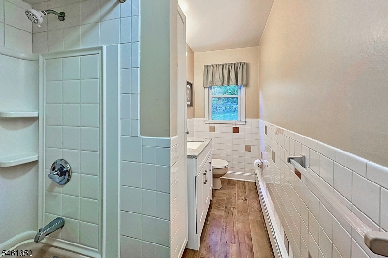 9 Barton Lane Hopatcong NJ 07843
