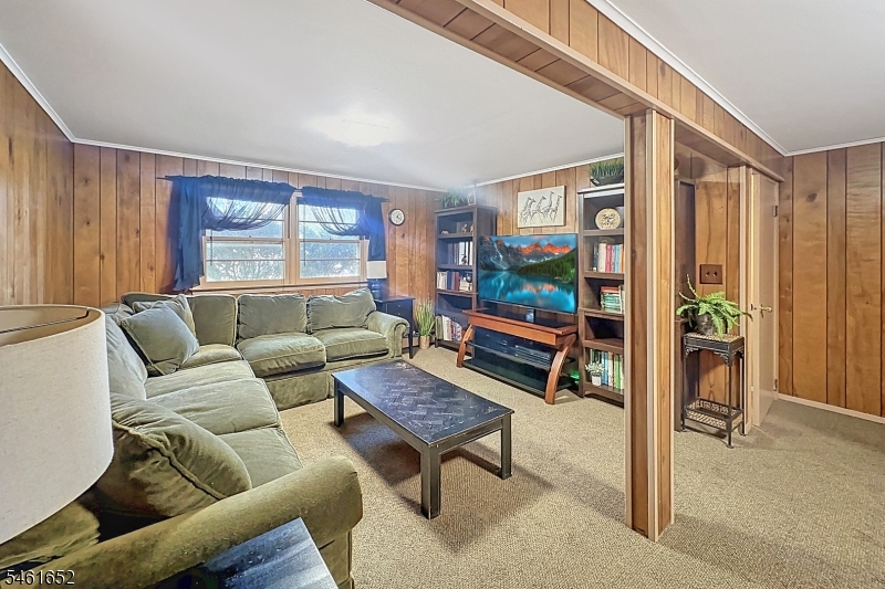 9 Barton Lane Hopatcong NJ 07843