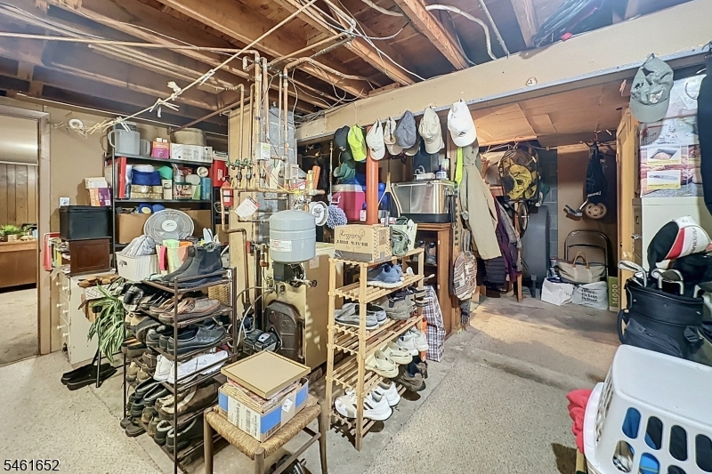 9 Barton Lane Hopatcong NJ 07843