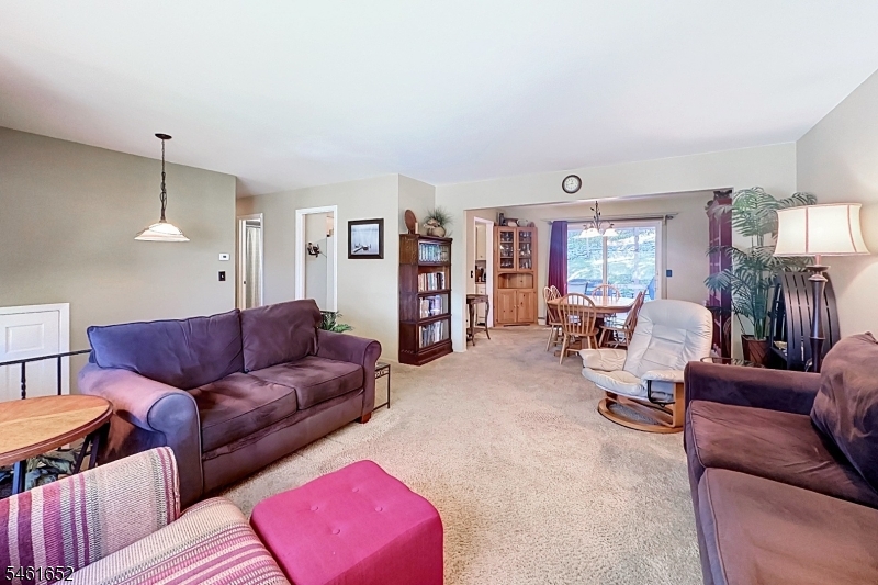 9 Barton Lane Hopatcong NJ 07843