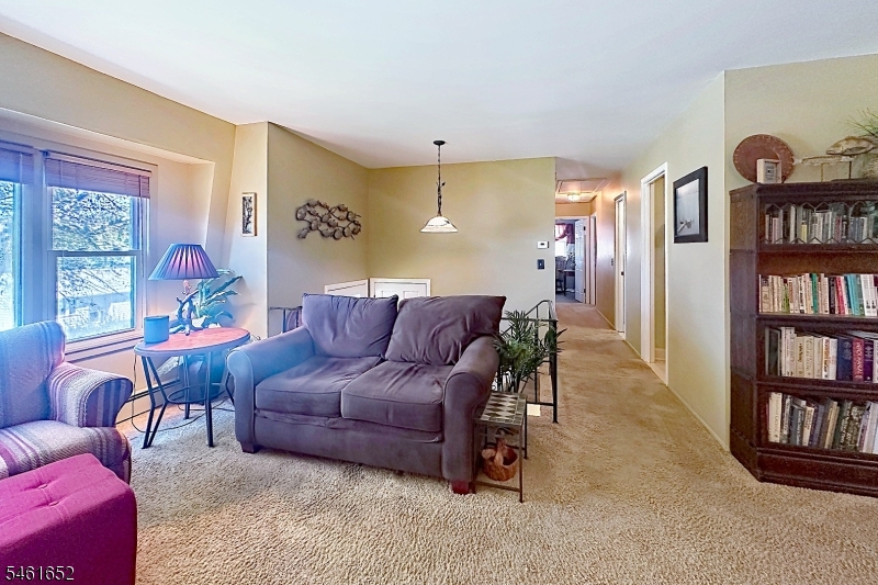 9 Barton Lane Hopatcong NJ 07843