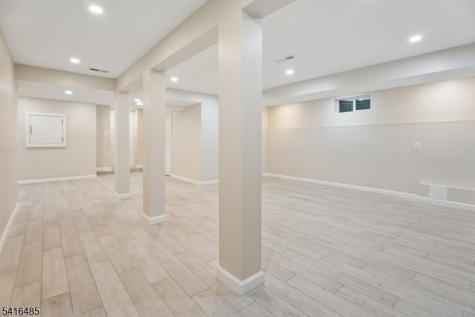 28 Elmwood Road Springfield NJ 07081