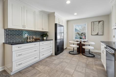 28 Elmwood Road Springfield NJ 07081