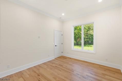 13 Harding Place Livingston NJ 07039