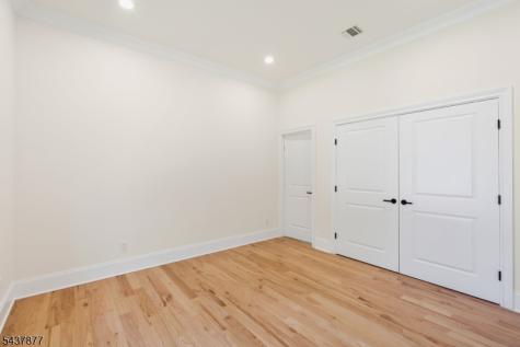 13 Harding Place Livingston NJ 07039