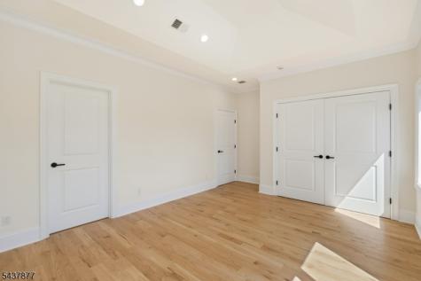 13 Harding Place Livingston NJ 07039