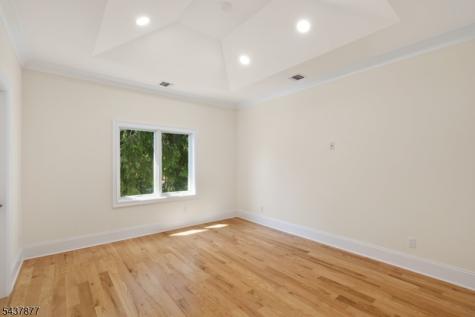 13 Harding Place Livingston NJ 07039