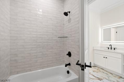 13 Harding Place Livingston NJ 07039