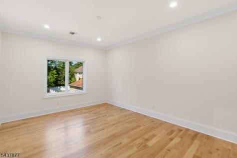 13 Harding Place Livingston NJ 07039