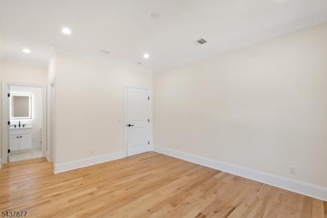 13 Harding Place Livingston NJ 07039