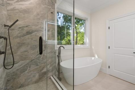 13 Harding Place Livingston NJ 07039