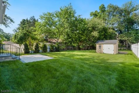 13 Harding Place Livingston NJ 07039