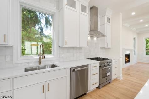 13 Harding Place Livingston NJ 07039