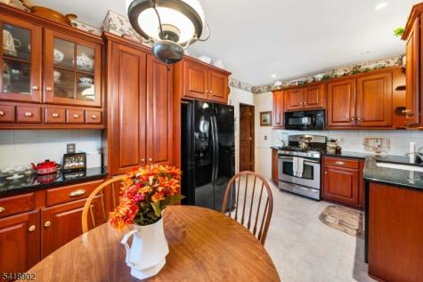 438 3RD Avenue Garwood NJ 07027