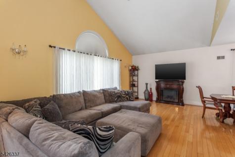 71 Parker Avenue Hawthorne NJ 07506