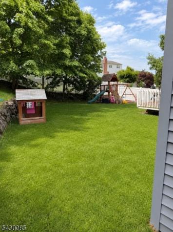 75 Lake Trail E Wayne NJ 07470