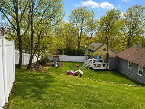75 Lake Trail E Wayne NJ 07470