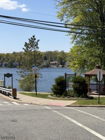 75 Lake Trail E Wayne NJ 07470
