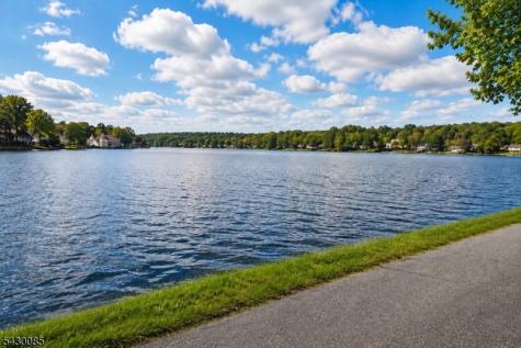 75 Lake Trail E Wayne NJ 07470
