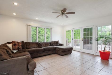77 Schwin Drive Clark NJ 07066