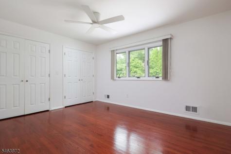 77 Schwin Drive Clark NJ 07066