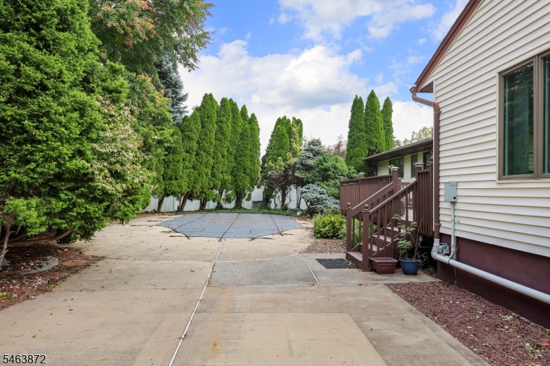 77 Schwin Drive Clark NJ 07066