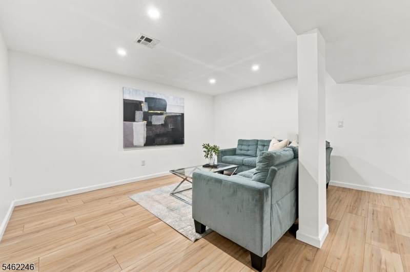 152 Glenwood Court Union NJ 07083