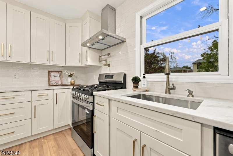 152 Glenwood Court Union NJ 07083
