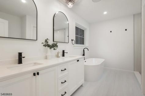 17 Blake Drive Clark NJ 07066