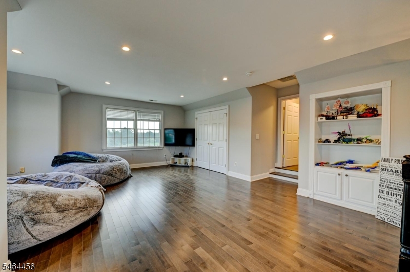 6 Fairway Drive Readington NJ 08889