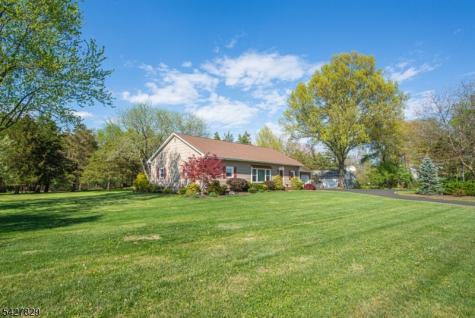 18 Stonewyck Drive Hillsborough NJ 08844